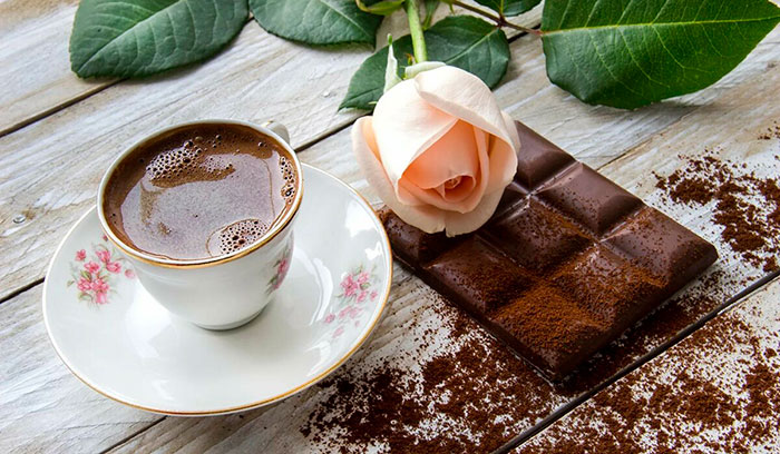 Бахрейнский кофе с розой, кардамоном и шафраном