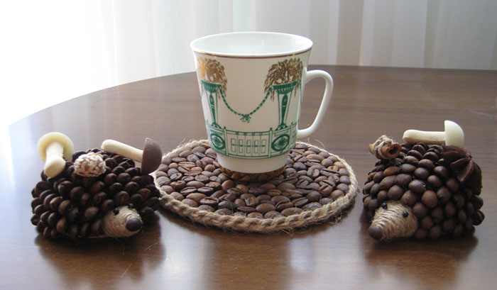 Подставка для чашки или чайника из кофе